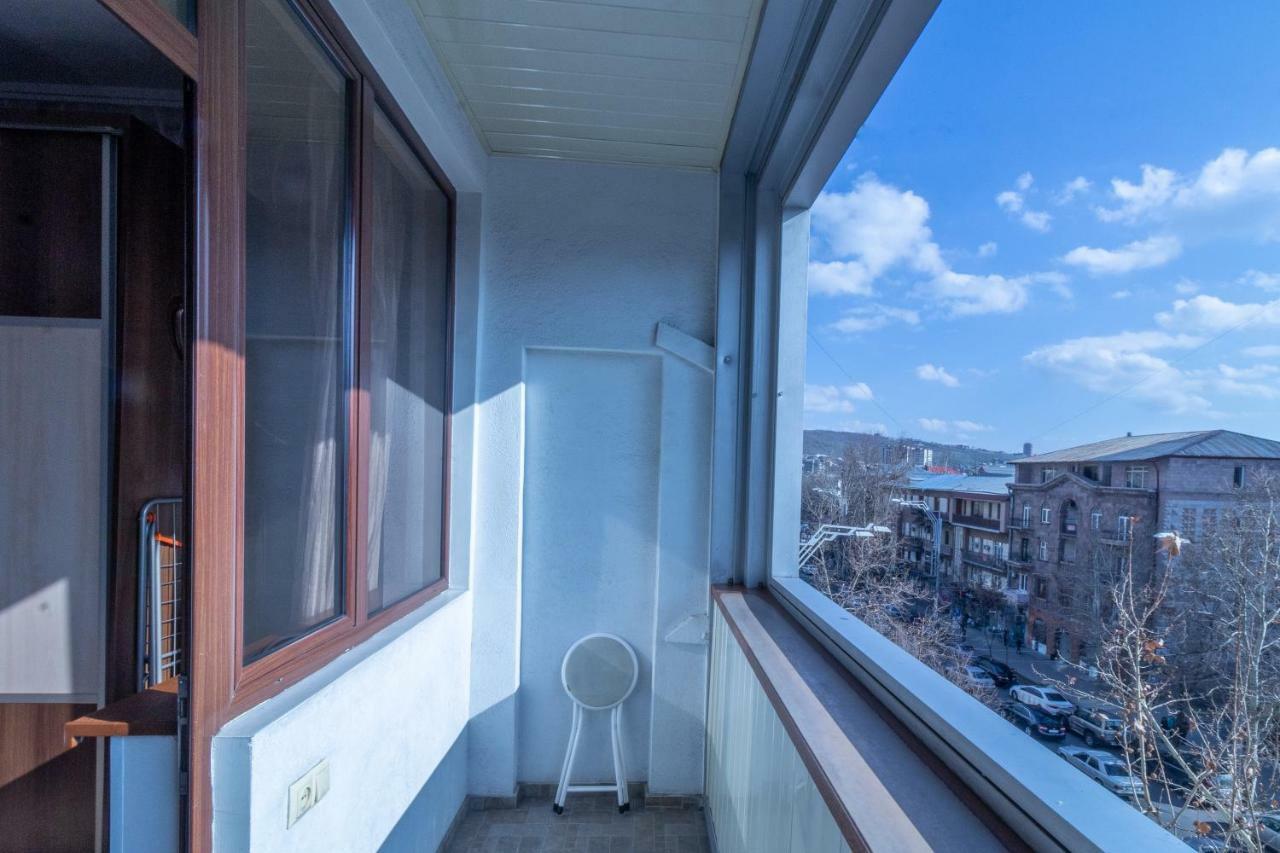 Stay Inn Apartments On 33 Sayat-Nova Avenue يريفان المظهر الخارجي الصورة