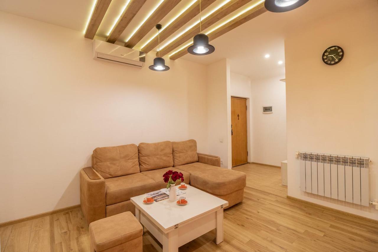 Stay Inn Apartments On 33 Sayat-Nova Avenue يريفان المظهر الخارجي الصورة